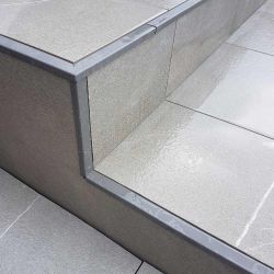 Bordure Aluminium Gris clair BSJ pour terrasse plot- carreau coupé à mesure - long 2,70 ml